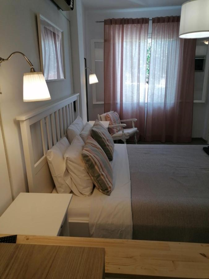 Studios Margaret Poros Town Exterior foto